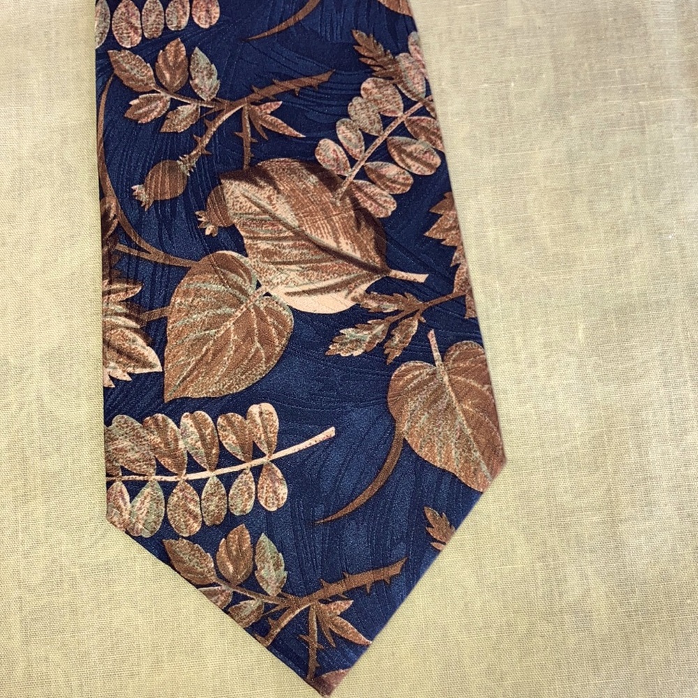 AUSTIN GREY men’s necktie, navy w/br/gray 3 3/4” wide, leaves design $19
